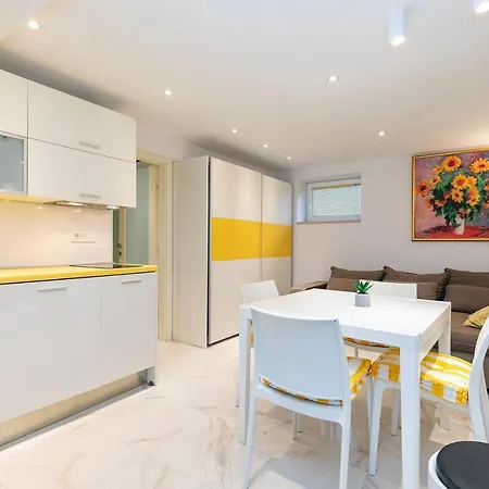 Apartman In The Heart Of Carera Street *